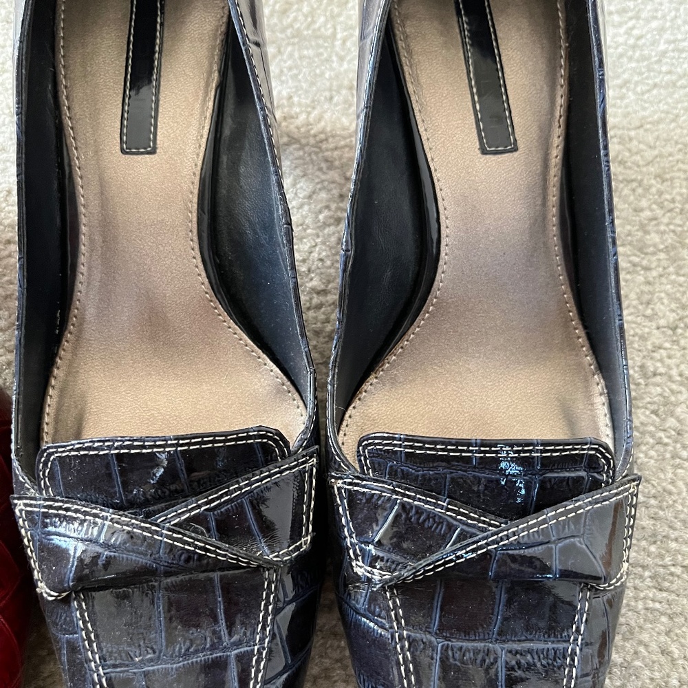 Navy Bandolino pumps